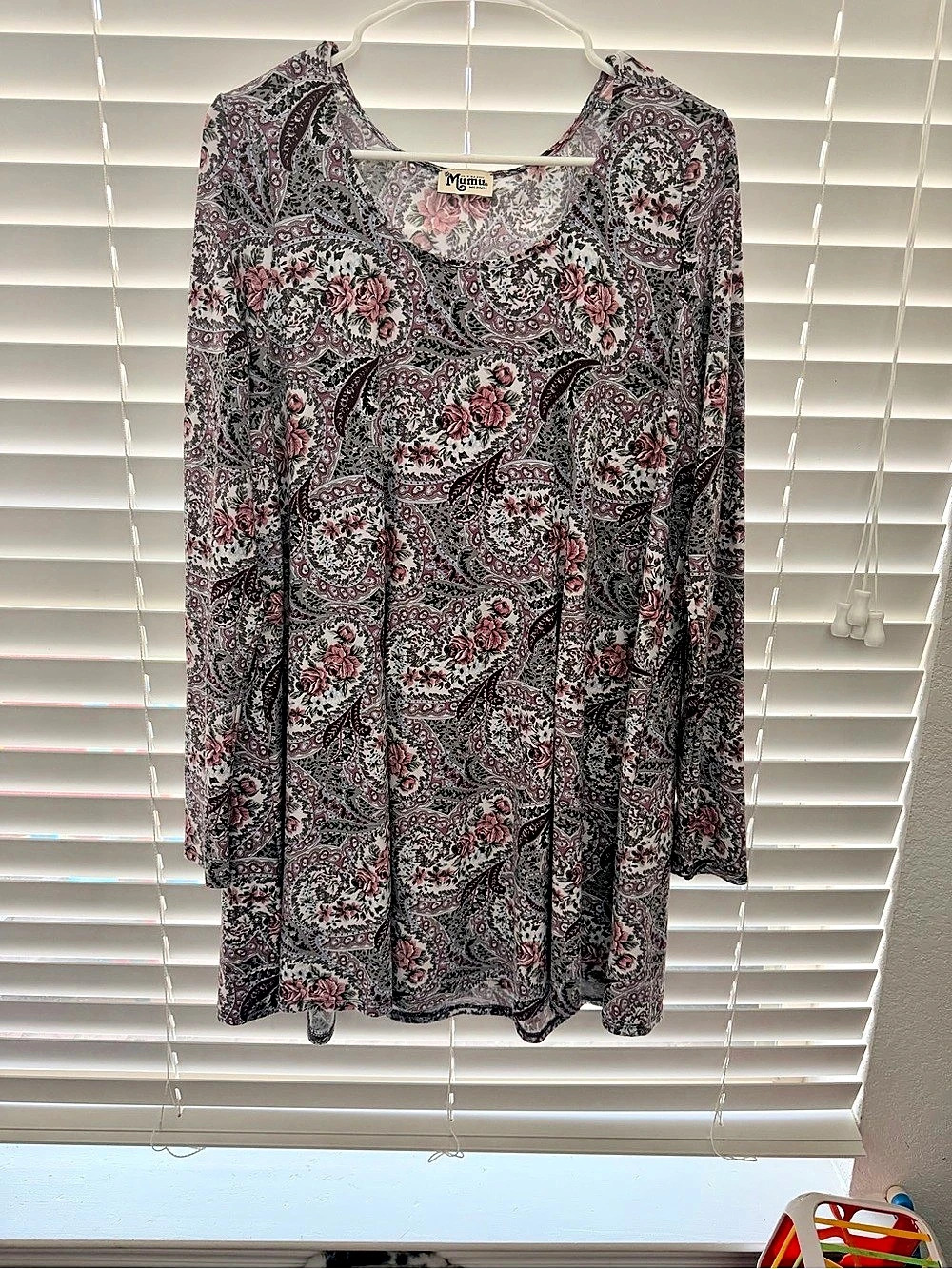 Mumu Paisley Mini Dress in Gray & Pink Size Medium Like New